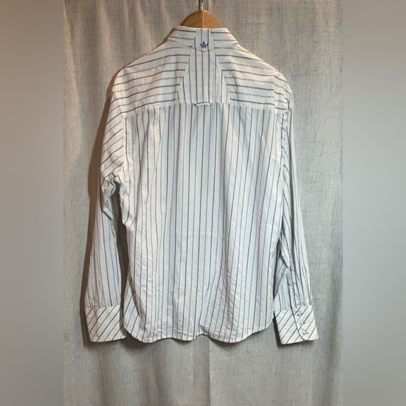 ENGLISH LAUNDRY long sleeve blue white stripe floral KNIGHTS SHIELD shirt. Large - Picture 4 of 16